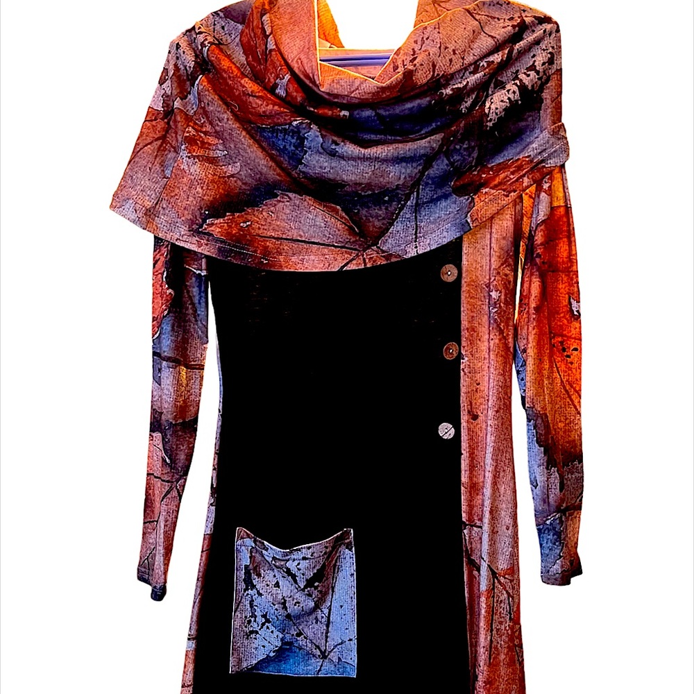 Women’s seasonal long sleeve top